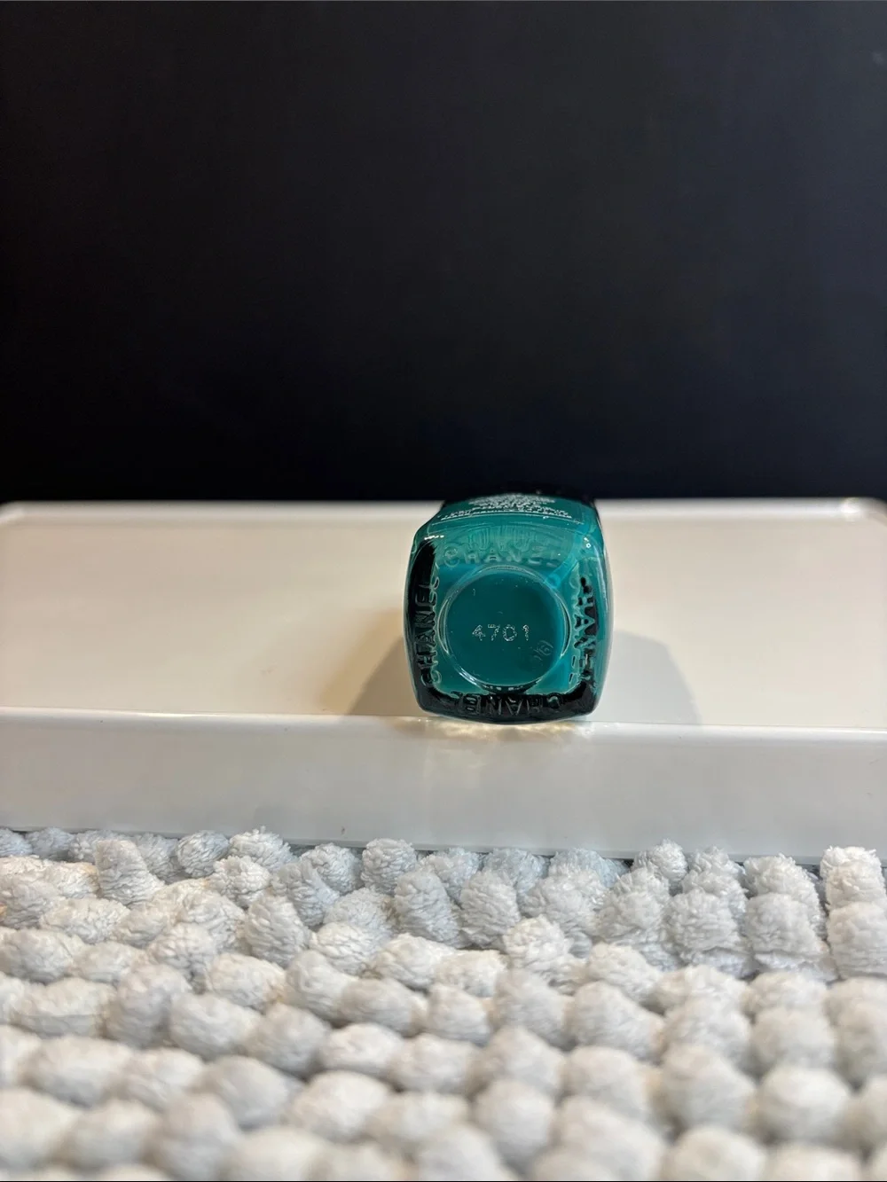 CHANEL Le Vernis Nail Polish